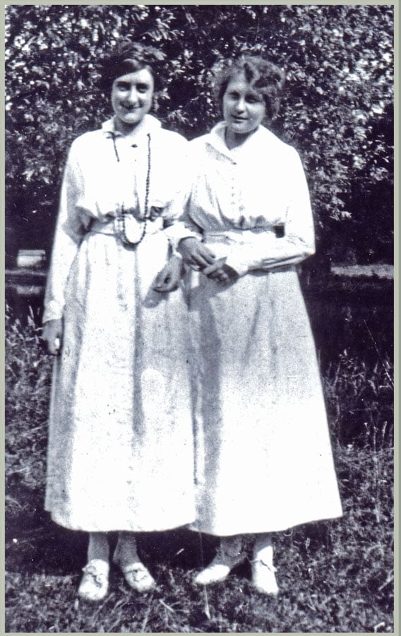 Vera Deakin and her Red Cross colleague Lilian Whybrow, London 1918. Courtesy White family collection.
