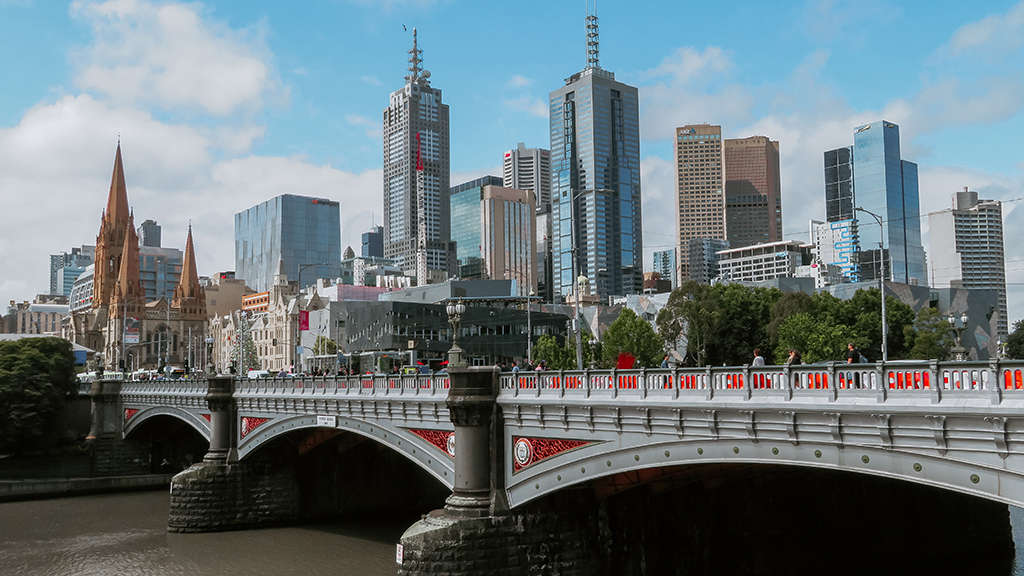 Princes Bridge and Melbourne skyline